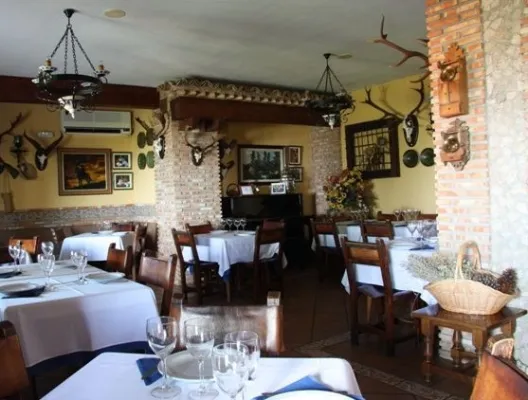 Hotel-Restaurant  La Finca Mercedes