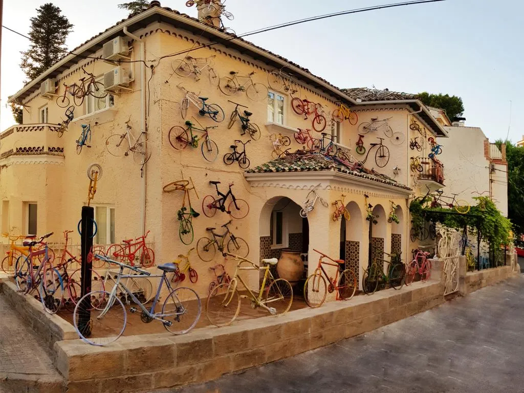 la%20casa%20de%20las%20bicicletas.jpg