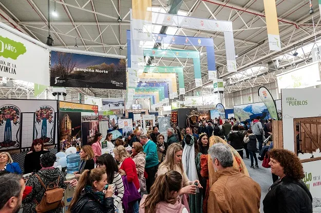 Feria%20de%20los%20pueblos.jpg