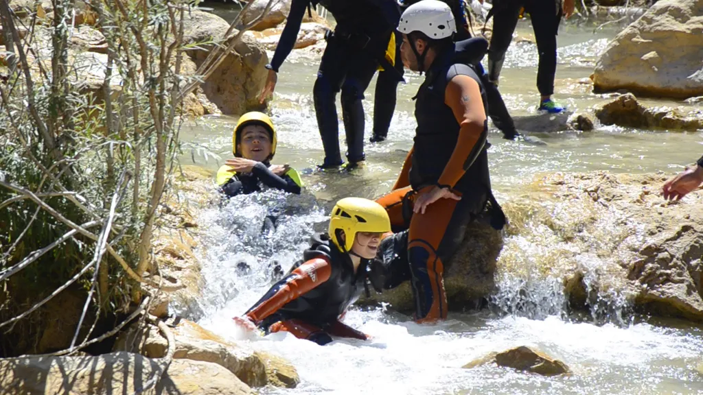 descenso-de-barranco-iniciacion-11-jpg