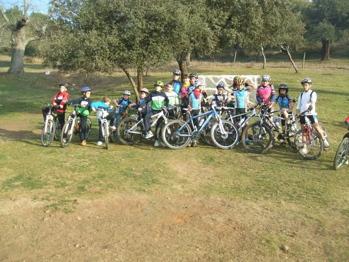 Club%20Ciclista%20%E2%80%9CA%20Rueda%E2%80%9D.jpg