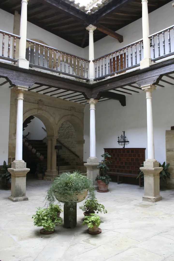 PALACIO%20MEDINILLA%2C%20PATIO%20016.jpg
