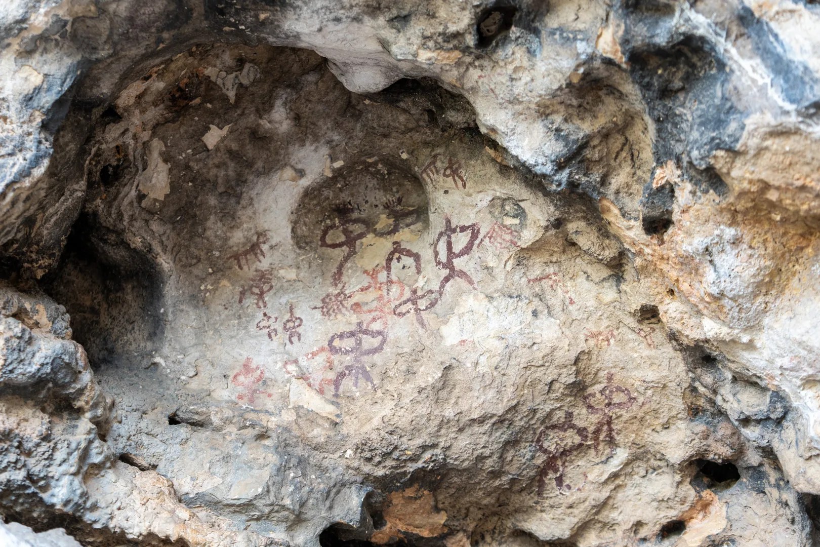 jimena_la cueva de graja_pinturas rupestres (1).jpg