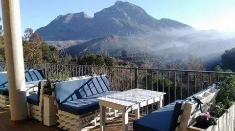 hostal%20rural%20cuadros.jpg
