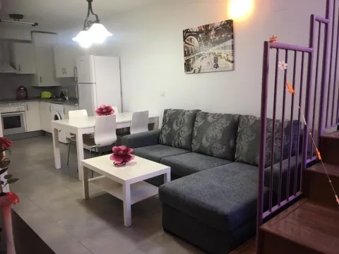 casita%20morada%202.jpg