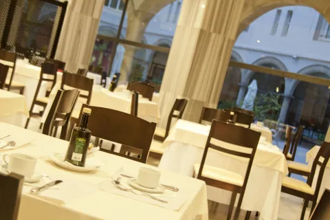 restaurante-desayunos-hotel-trh-ciudad-de-baeza-jpg