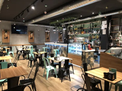 sala_mokacafe-jpeg