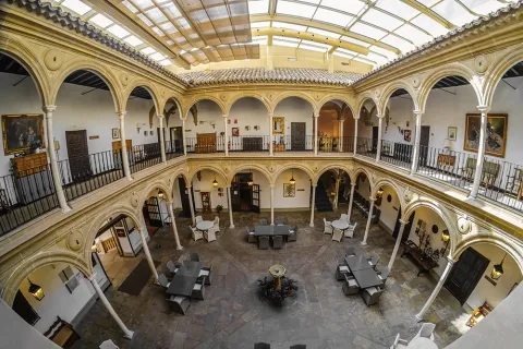 Ubeda%20interior%20parador.jpg