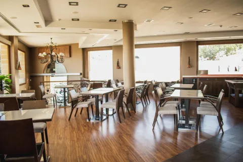 CAFETERIA%203.jpg