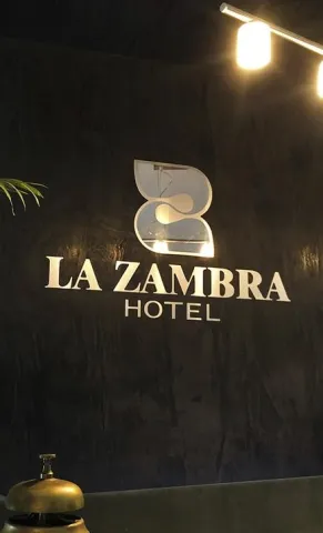 hotel_lazambra...jpg