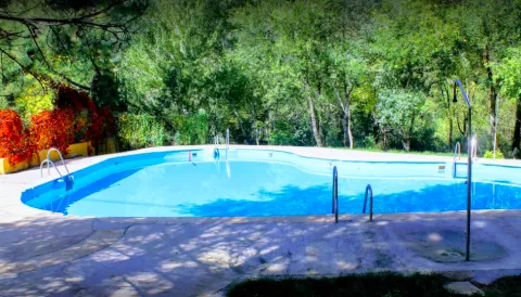 piscina-herrerias.png