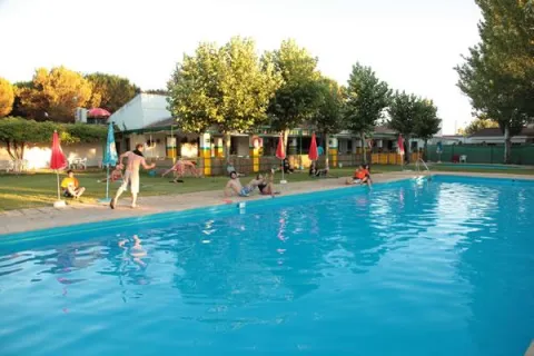piscina%20%281%29.jpg