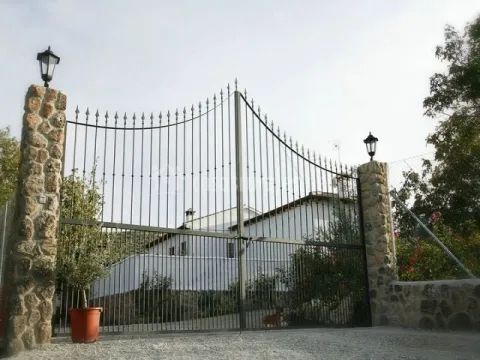 tb_Entrada%20al%20complejo.jpg