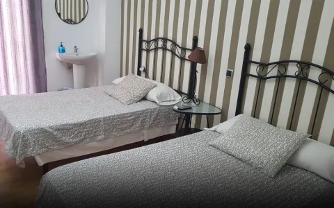 Hostal_Carlos_V_1.jpg