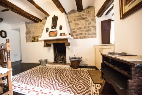 LA%20CASA%20ESCONDIDA.jpg