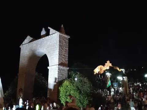tower-tour-jpg