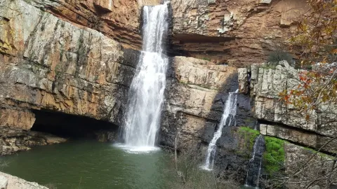 Cascada_de_cimbarra_de_frente_2.jpg
