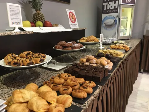 BUFFET-2baeza.jpg