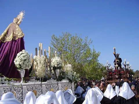 Fiestas2-Semana_Santa._Jesxs_Nazareno_y_la_Virgen_de_los_Dolores.jpeg