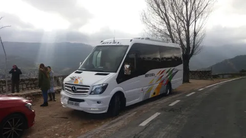 bus6-57pn7v.jpg