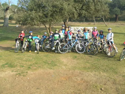 Club%20Ciclista%20%E2%80%9CA%20Rueda%E2%80%9D.jpg