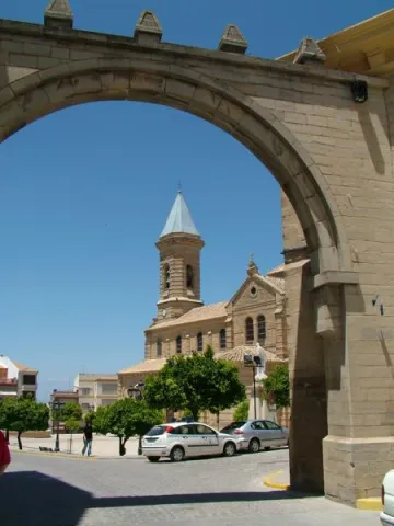 Arco%20de%20la%20Plaza%20Porcuna.jpg