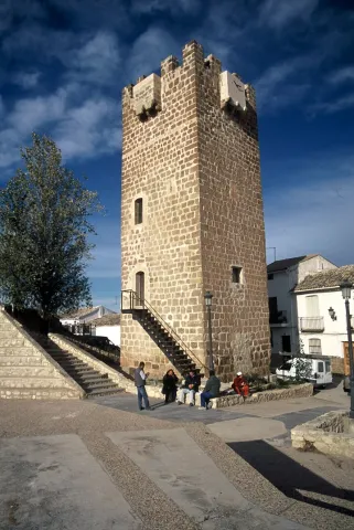 torre-del-reloj-peal-de-becerro-jpg