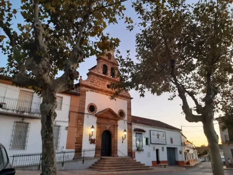Iglesia%20Parroquial%20de%20Santa%20Elena2%20%281%29.jpg