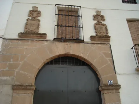 Portada_de_la_Casa_Se%C3%B1orial.jpg