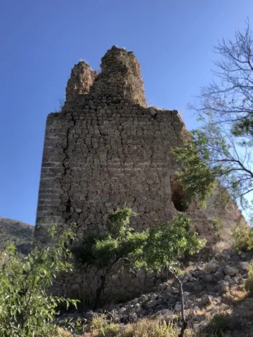 Castillo-de-Belmez-de-la-Moraleda_02.jpg