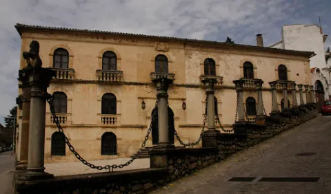 Casa%20de%20las%20Cadenas1.png