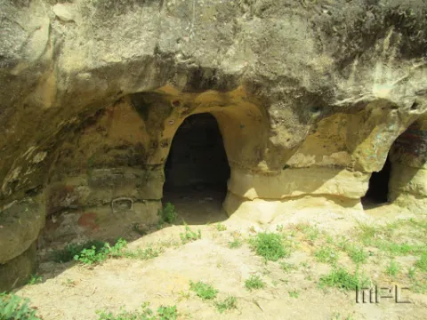 Cuevas%20refugio.jpg