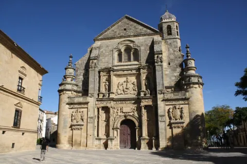 fachada-de-la-capilla-del-salvador-de-ubeda-jaen.jpg