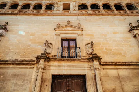 palacio%20vela%20de%20los%20cobos7-resize%20%281%29.jpg