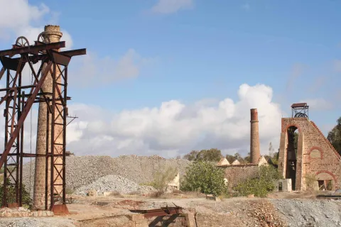 MINA_DE_SAN_VICENTE_linares.jpg
