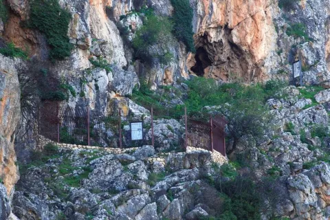 Sendero%20la%20Cueva%20de%20la%20Graja.jpg